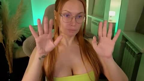 Snapshot of love_call chatting on 02-21-25, 08:40 love_call online show from 02-21-25, 08:40