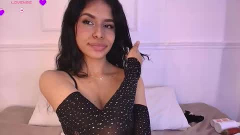 Snapshot of love_cameron chatting on 01-08-26, 07:27 Cam online show from 01-08-26, 07:27