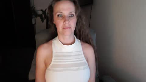 Snapshot of love_on_ chatting on 12-06-24, 07:54 LoVe On online show from 12-06-24, 07:54