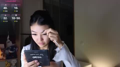 Snapshot of love_peace_here chatting on 10-19-25, 02:01 hi its me online show from 10-19-25, 02:01