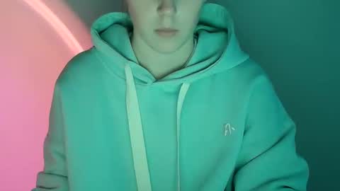 Vivian online show from 11-28-25, 01:25