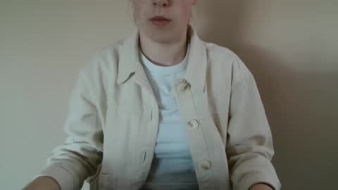 Vivian online show from 03-25-26, 10:32