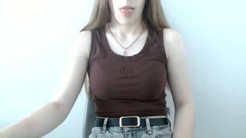 Vivian online show from 06-19-26, 12:09