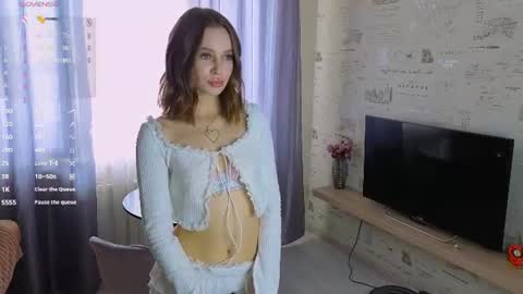Bella  online show from 06-16-26, 04:48
