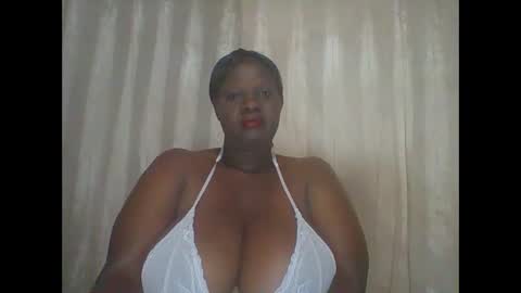 Snapshot of lovebigmelon chatting on 12-03-24, 03:41 Lynn online show from 12-03-24, 03:41