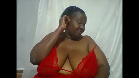 Snapshot of lovebigmelon chatting on 10-04-25, 10:30 Lynn online show from 10-04-25, 10:30