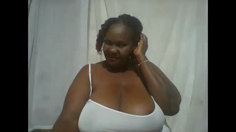 Snapshot of lovebigmelon chatting on 11-03-25, 03:02 Lynn online show from 11-03-25, 03:02