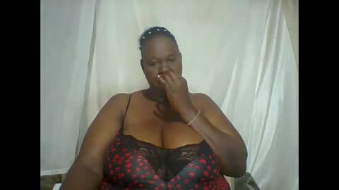 Snapshot of lovebigmelon chatting on 11-13-25, 04:22 Lynn online show from 11-13-25, 04:22