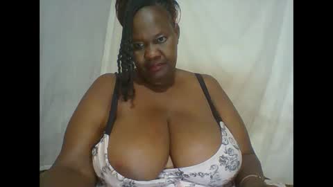 Snapshot of lovebigmelon chatting on 02-27-26, 12:10 Lynn online show from 02-27-26, 12:10