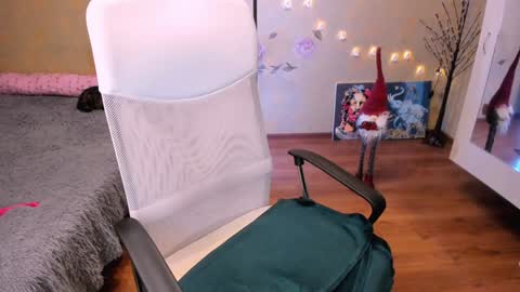 cat-girl online show from 01-03-25, 02:30