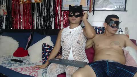 Snapshot of lovecreyzyshowcam chatting on 12-19-24, 09:06 Frank and Nathy online show from 12-19-24, 09:06