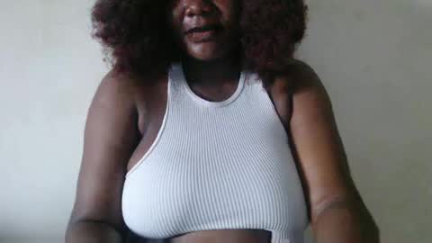 Snapshot of lovecumsluttie chatting on 10-13-25, 07:30 mila online show from 10-13-25, 07:30