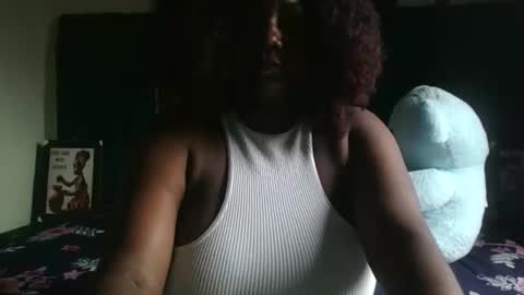 Snapshot of lovecumsluttie chatting on 11-09-25, 07:28 mila online show from 11-09-25, 07:28