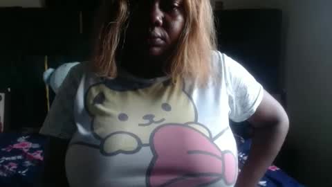 Snapshot of lovecumsluttie chatting on 11-11-25, 06:46 mila online show from 11-11-25, 06:46