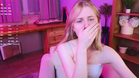 Snapshot of lovedrope chatting on 10-22-25, 06:40 God like girl Ann online show from 10-22-25, 06:40