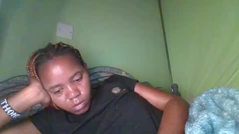 Snapshot of lovegal335 chatting on 01-17-26, 02:05 lovegal335 online show from 01-17-26, 02:05