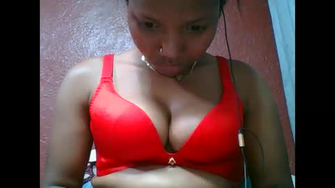 Snapshot of loveinlife750427 chatting on 09-20-25, 06:53 loveinlife750427 online show from 09-20-25, 06:53