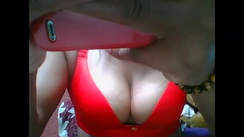 Snapshot of loveinlife750427 chatting on 09-27-25, 11:04 loveinlife750427 online show from 09-27-25, 11:04