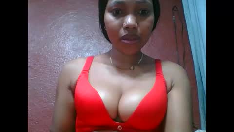 Snapshot of loveinlife750427 chatting on 09-29-25, 05:56 loveinlife750427 online show from 09-29-25, 05:56