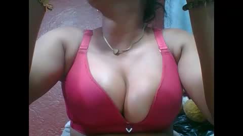 Snapshot of loveinlife750427 chatting on 10-08-25, 07:11 loveinlife750427 online show from 10-08-25, 07:11