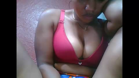 Snapshot of loveinlife750427 chatting on 10-09-25, 08:12 loveinlife750427 online show from 10-09-25, 08:12