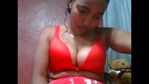Snapshot of loveinlife750427 chatting on 10-15-25, 06:46 loveinlife750427 online show from 10-15-25, 06:46