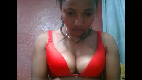 Snapshot of loveinlife750427 chatting on 10-15-25, 06:52 loveinlife750427 online show from 10-15-25, 06:52