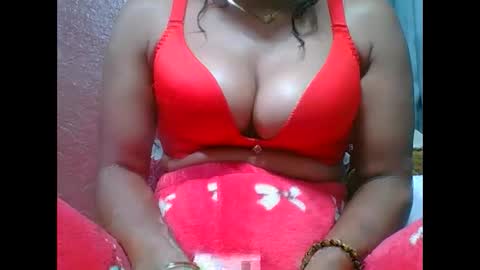 Snapshot of loveinlife750427 chatting on 10-16-25, 07:09 loveinlife750427 online show from 10-16-25, 07:09