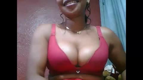 Snapshot of loveinlife750427 chatting on 10-18-25, 05:32 loveinlife750427 online show from 10-18-25, 05:32