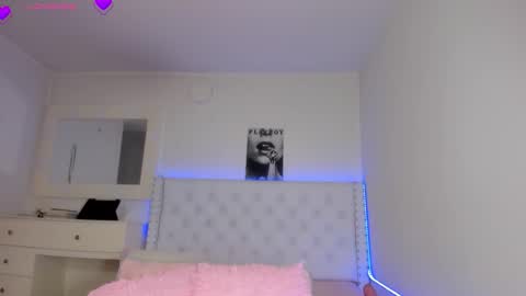 Snapshot of loveit_hermione chatting on 10-30-25, 01:29 Val online show from 10-30-25, 01:29