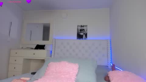 Snapshot of loveit_hermione chatting on 11-06-25, 10:43 Val online show from 11-06-25, 10:43