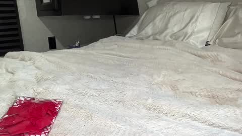 Snapshot of loveivyy chatting on 01-13-25, 05:44 just Ivy D online show from 01-13-25, 05:44