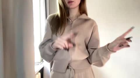 Ella online show from 10-30-25, 05:53