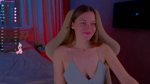 Snapshot of lovellalipss chatting on 12-09-24, 01:34 Laura online show from 12-09-24, 01:34