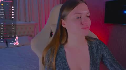 Snapshot of lovellalipss chatting on 12-10-24, 01:55 Laura online show from 12-10-24, 01:55