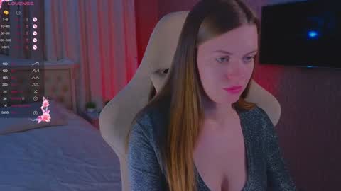 Snapshot of lovellalipss chatting on 12-10-24, 05:00 Laura online show from 12-10-24, 05:00