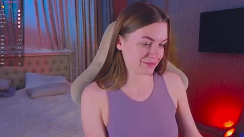 Snapshot of lovellalipss chatting on 12-16-24, 01:43 Laura online show from 12-16-24, 01:43