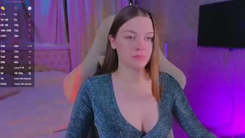 Snapshot of lovellalipss chatting on 01-07-25, 02:51 Laura online show from 01-07-25, 02:51