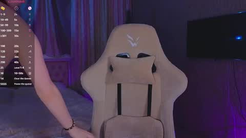 Snapshot of lovellalipss chatting on 01-13-25, 02:00 Laura online show from 01-13-25, 02:00