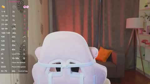 Laura online show from 11-17-25, 11:16