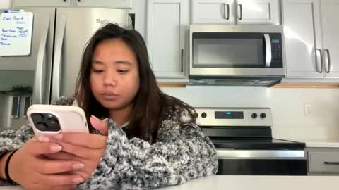 Love online show from 01-25-25, 08:00