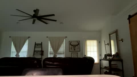 Love online show from 09-19-25, 11:05