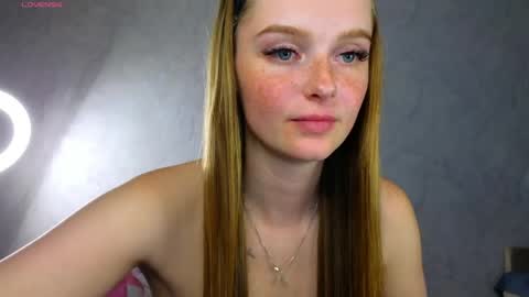 Snapshot of lovelly_molly chatting on 05-21-26, 08:05 Molly online show from 05-21-26, 08:05