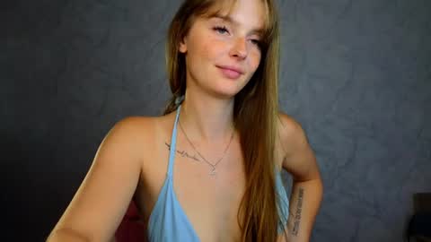 Snapshot of lovelly_molly chatting on 07-06-26, 06:32 Molly online show from 07-06-26, 06:32