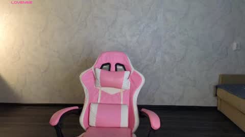 Snapshot of lovelly_molly chatting on 07-22-26, 05:16 Molly online show from 07-22-26, 05:16