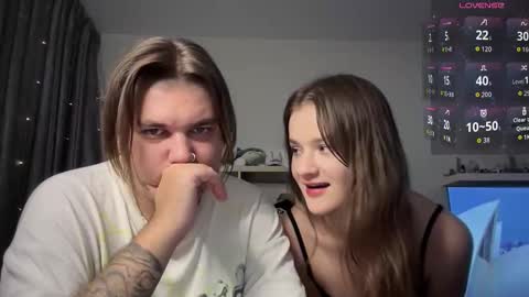 Snapshot of lovelly_mooncouple chatting on 11-03-25, 11:04 Mileena and Oliver online show from 11-03-25, 11:04