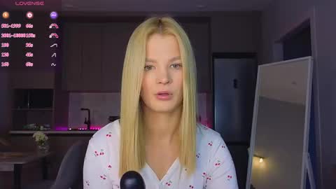 Snapshot of lovely_babyy chatting on 05-05-26, 03:03 Jenny online show from 05-05-26, 03:03