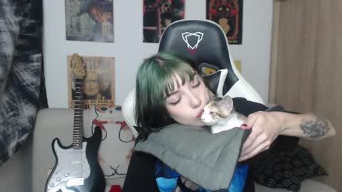 Cassie online show from 01-09-25, 02:22