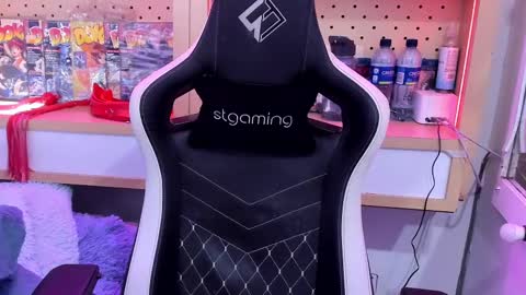 Snapshot of lovely_chloe19 chatting on 02-26-25, 02:14 Chloe online show from 02-26-25, 02:14