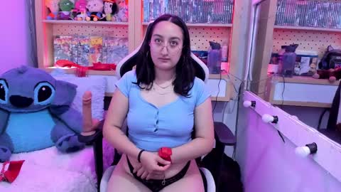 Snapshot of lovely_chloe19 chatting on 03-03-25, 01:53 Chloe online show from 03-03-25, 01:53